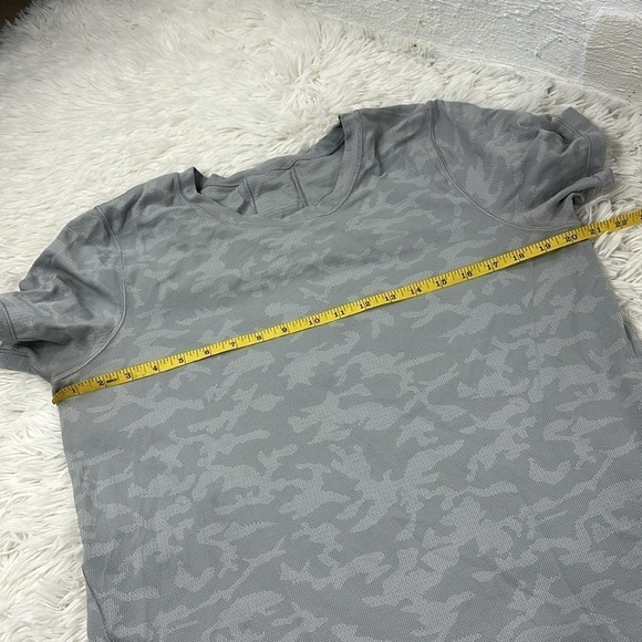 Lululemon Long Distance Short Sleeve Incognito Camo SSL Silver Drop Alpine White - Picture 2 of 5